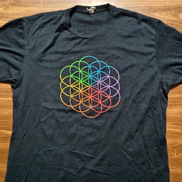 COLDPLAY CONCERT T-SHIRT - Large // Rock Band Music Tour Tee Shirt rainbow tees - Picture 6 of 12